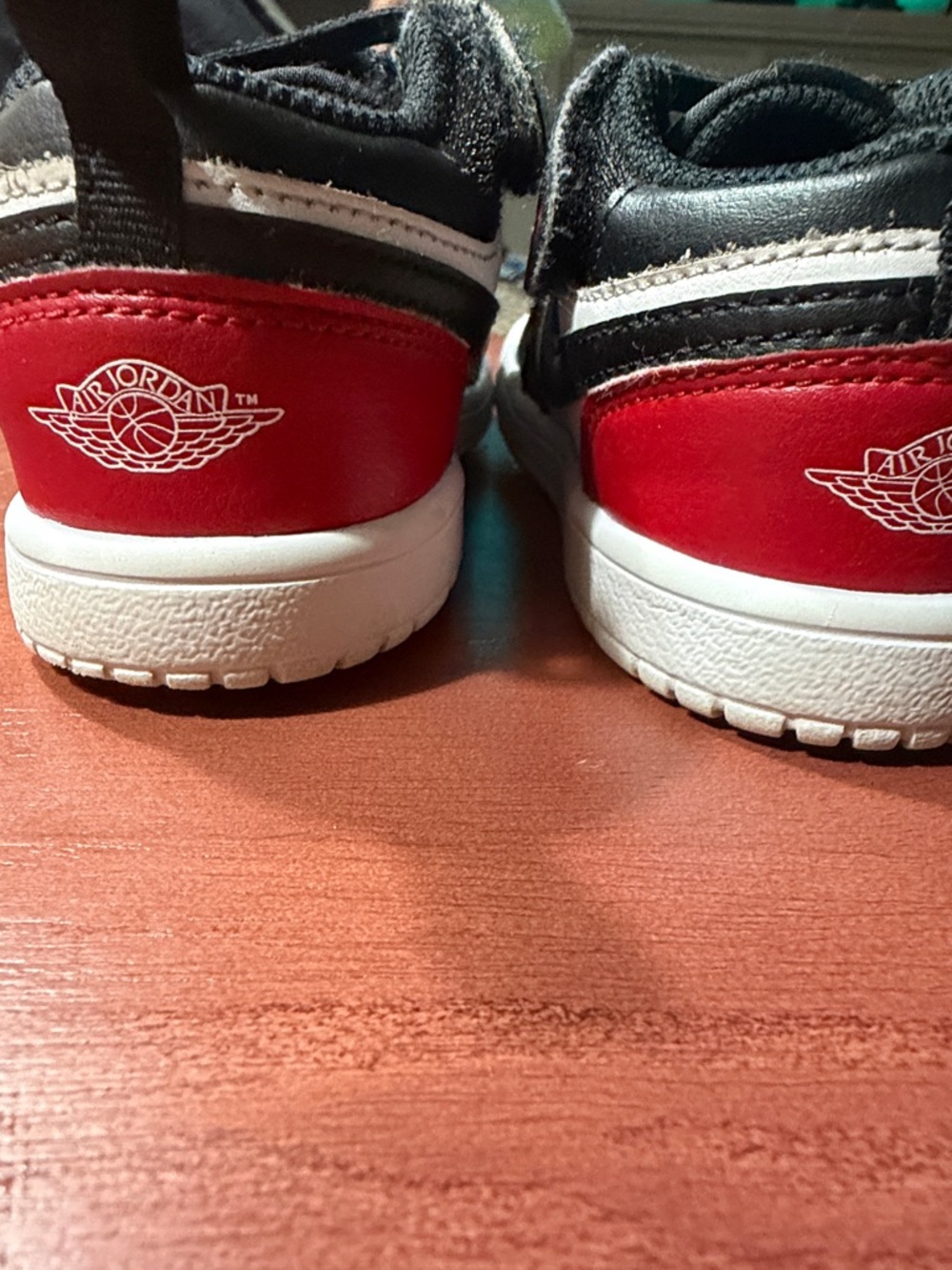 Nike Kids Black & Red Low-Top Sneakers - Picture 2 of 3